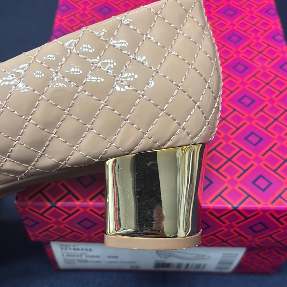 Tory Burch Cream Quilted Women's Shoes - Picture 5 of 8